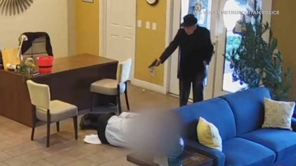 Gunman, 93, allegedly opens fire on apartment worker: VIDEO