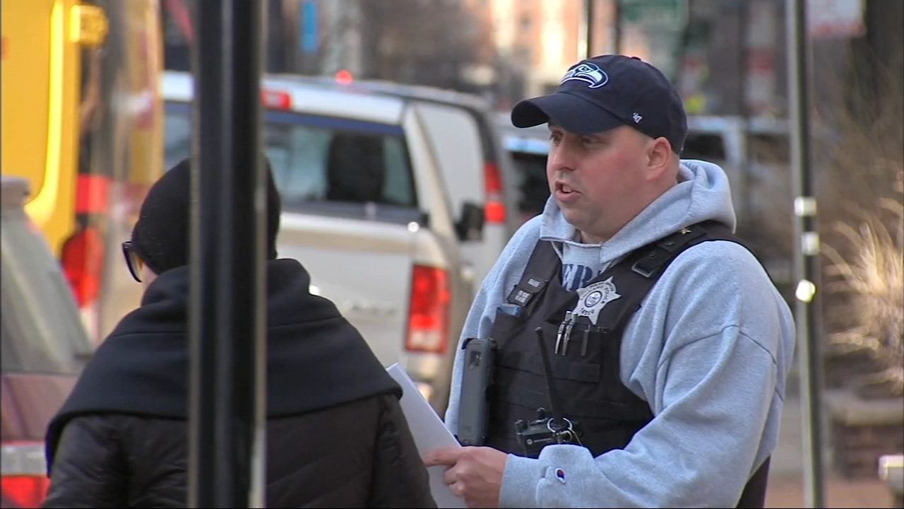 Chicago police warn community after recent Gold Coast robberies