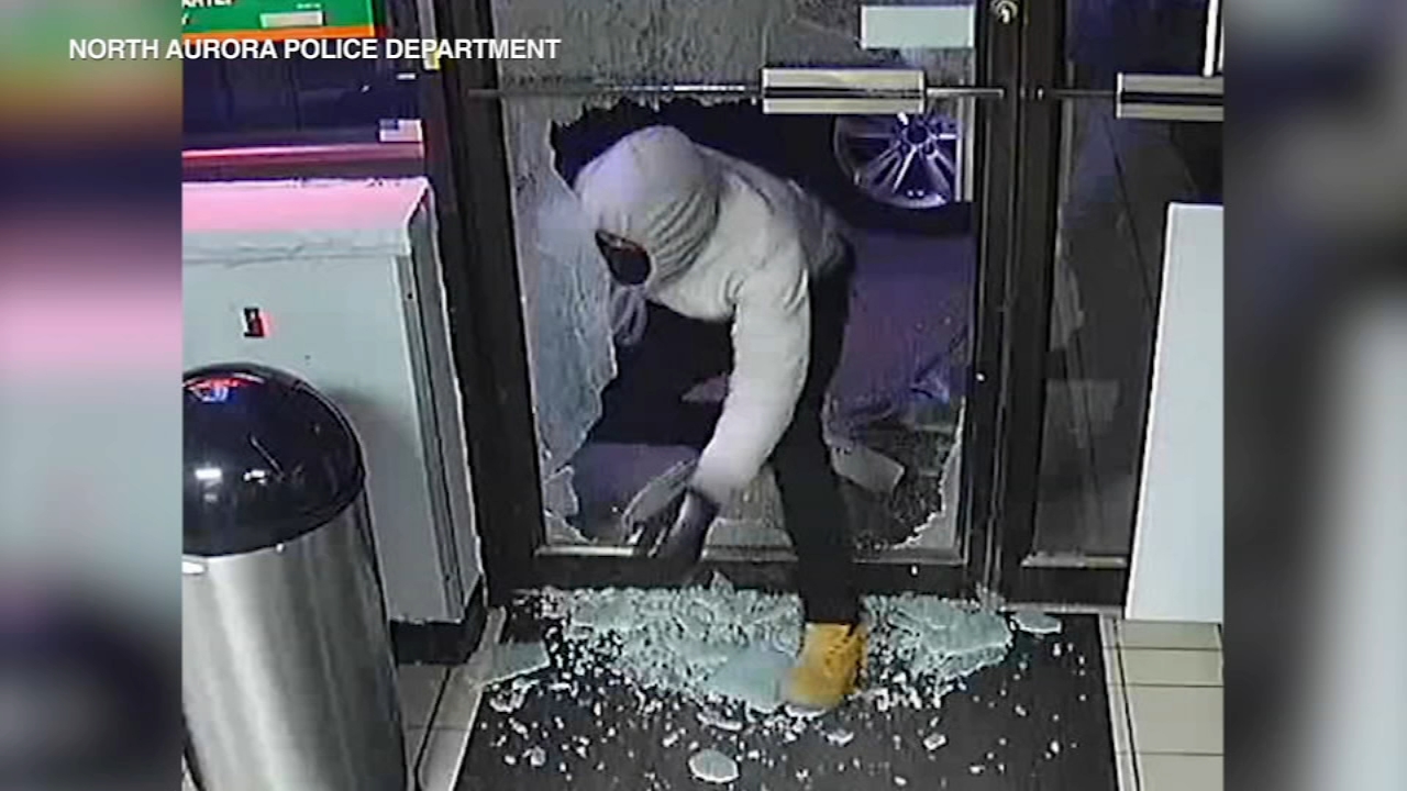 Smash-and-grab burglars target North Aurora gas station, store minutes apart