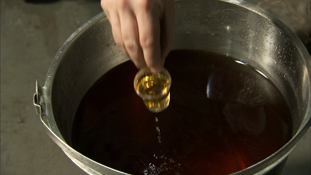 Chicagoans Try Shots of Malort for the First Time