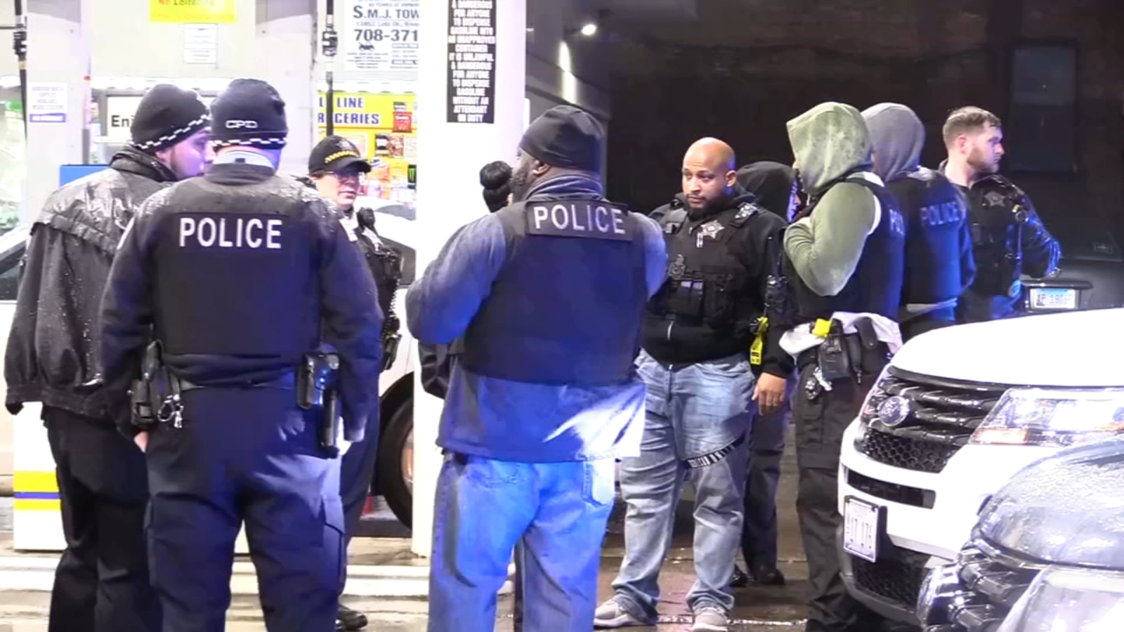 Shots fired at officers in Park Manor on South Side; 1 in custody ...