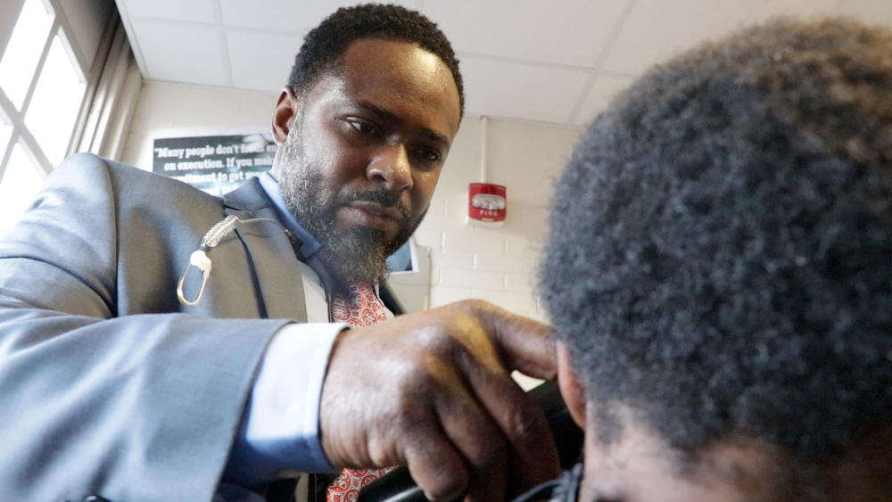 Principal Sets up Barber Shop in School to Shape Student Relationships