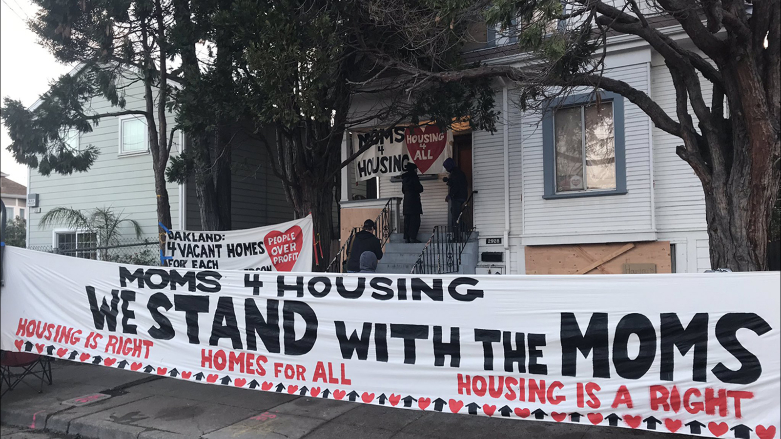 Homeless Oakland Mothers With Moms4housing Released After Arrest Eviction From Vacant Home Abc7 San Francisco