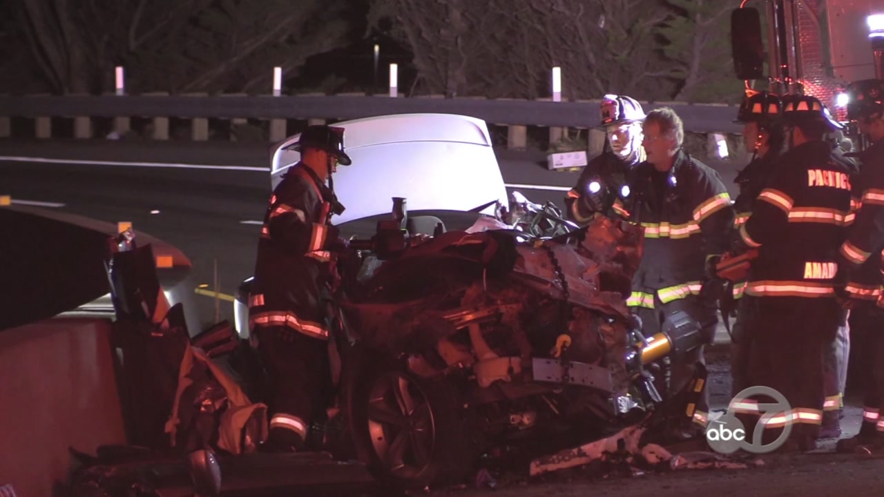 Deadly wrong-way crash blocks SB Hwy 1 in Pacifica