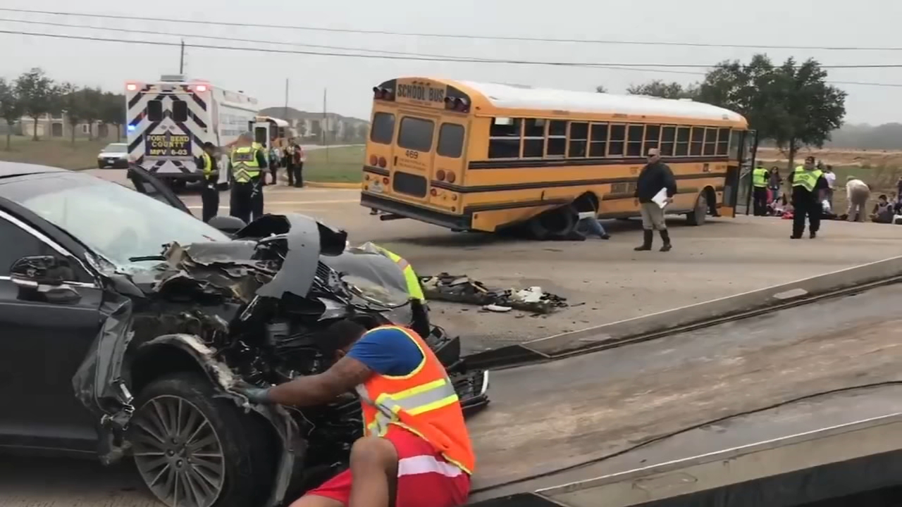 Minor injuries reported in school bus crash in Fort Bend County - ABC13 ...