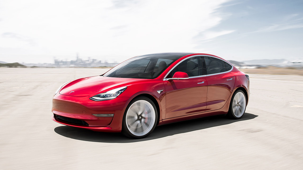 US agency examines complaints of Tesla vehicles suddenly accelerating on their own
