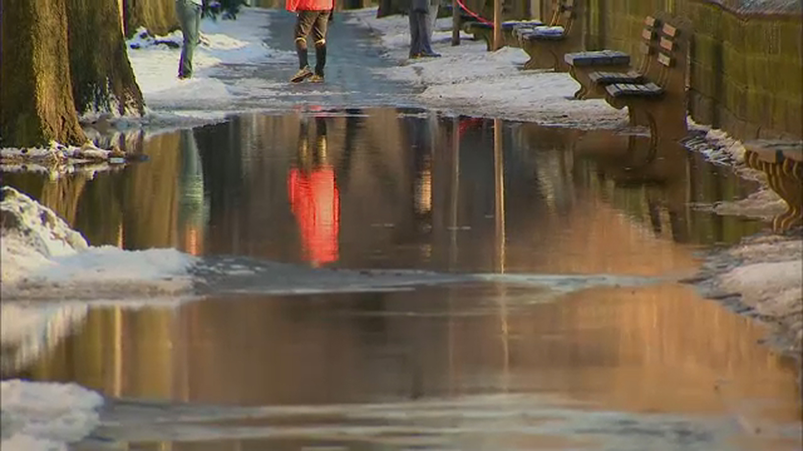 Subway service suspended after water main break floods tracks in ...