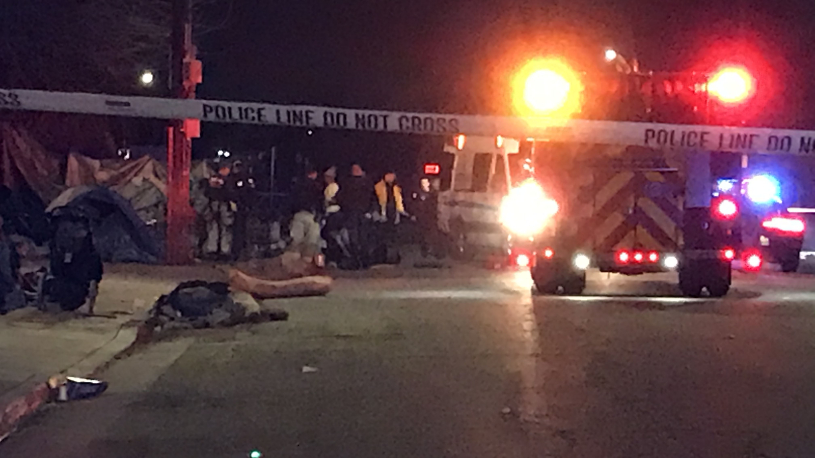 3 people shot in Downtown Fresno, police still searching for shooter