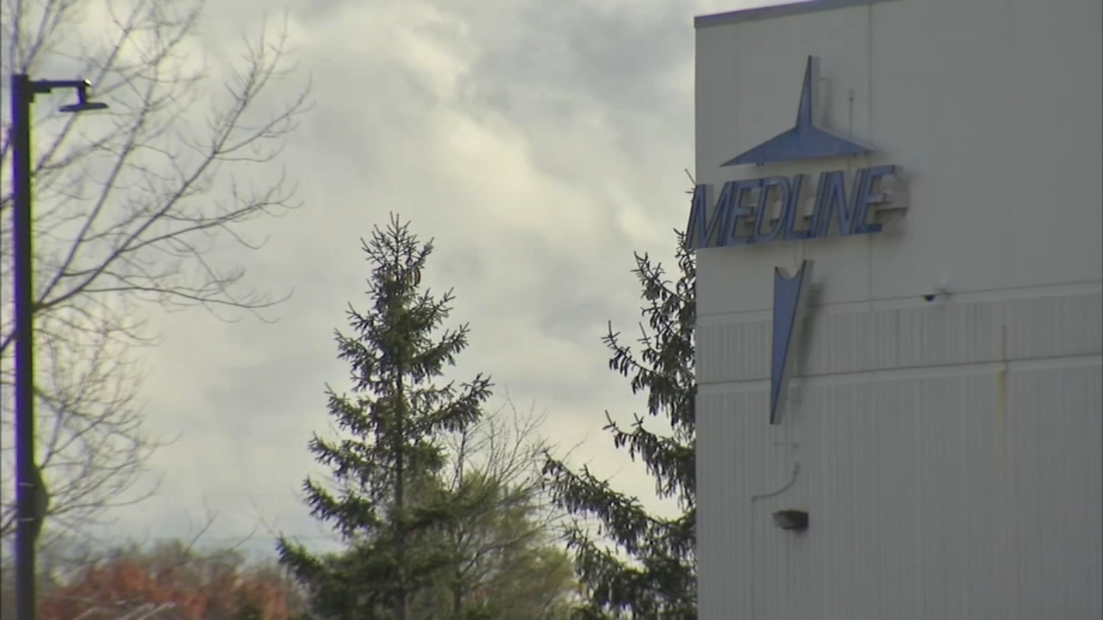 Medline Industries shuts down Waukegan plant to comply with Illinois