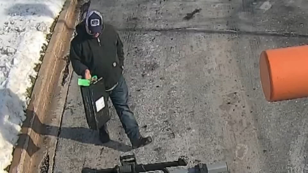 Man returns 27K dollars left outside Michigan ATM