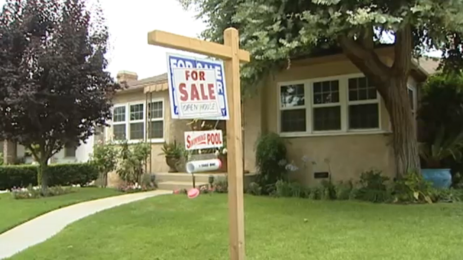 SoCal home prices surge to record high amid low mortgage rates