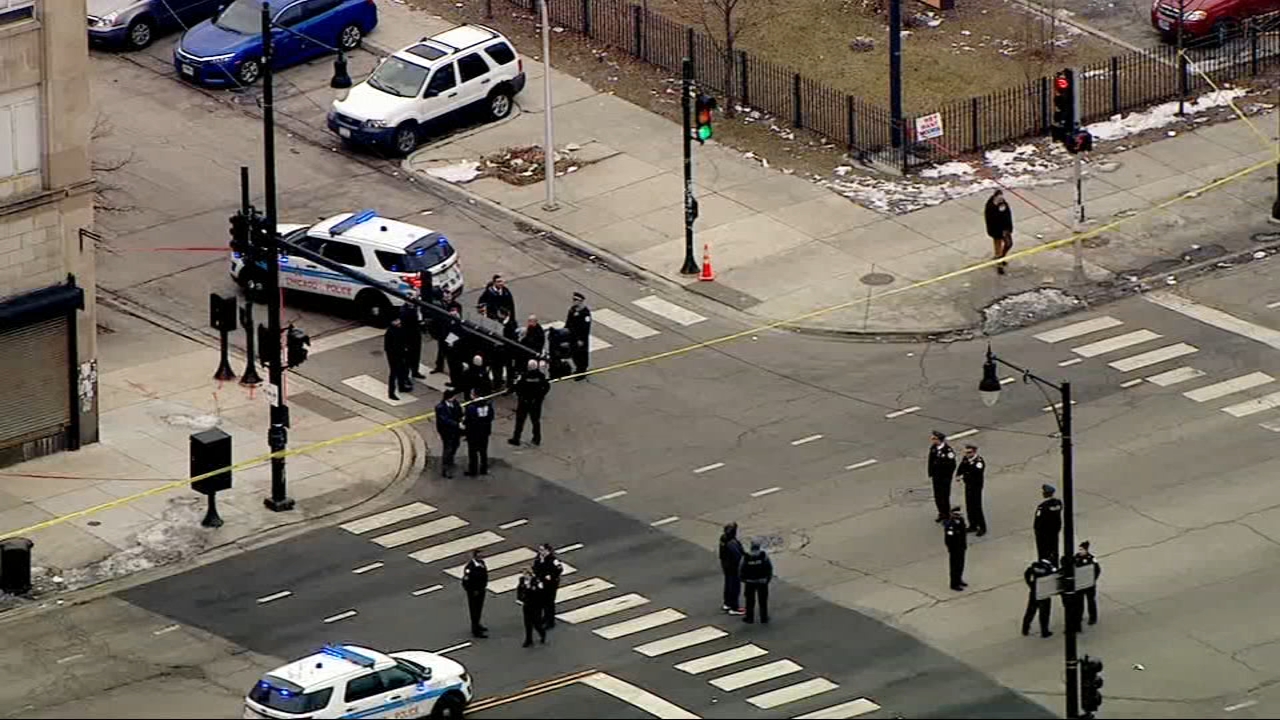 Side To Side Significado En Español Chicago police officer shot in wrist in West Garfield Park, Interim CPD  Supt. Charlie Beck says - ABC7 Chicago