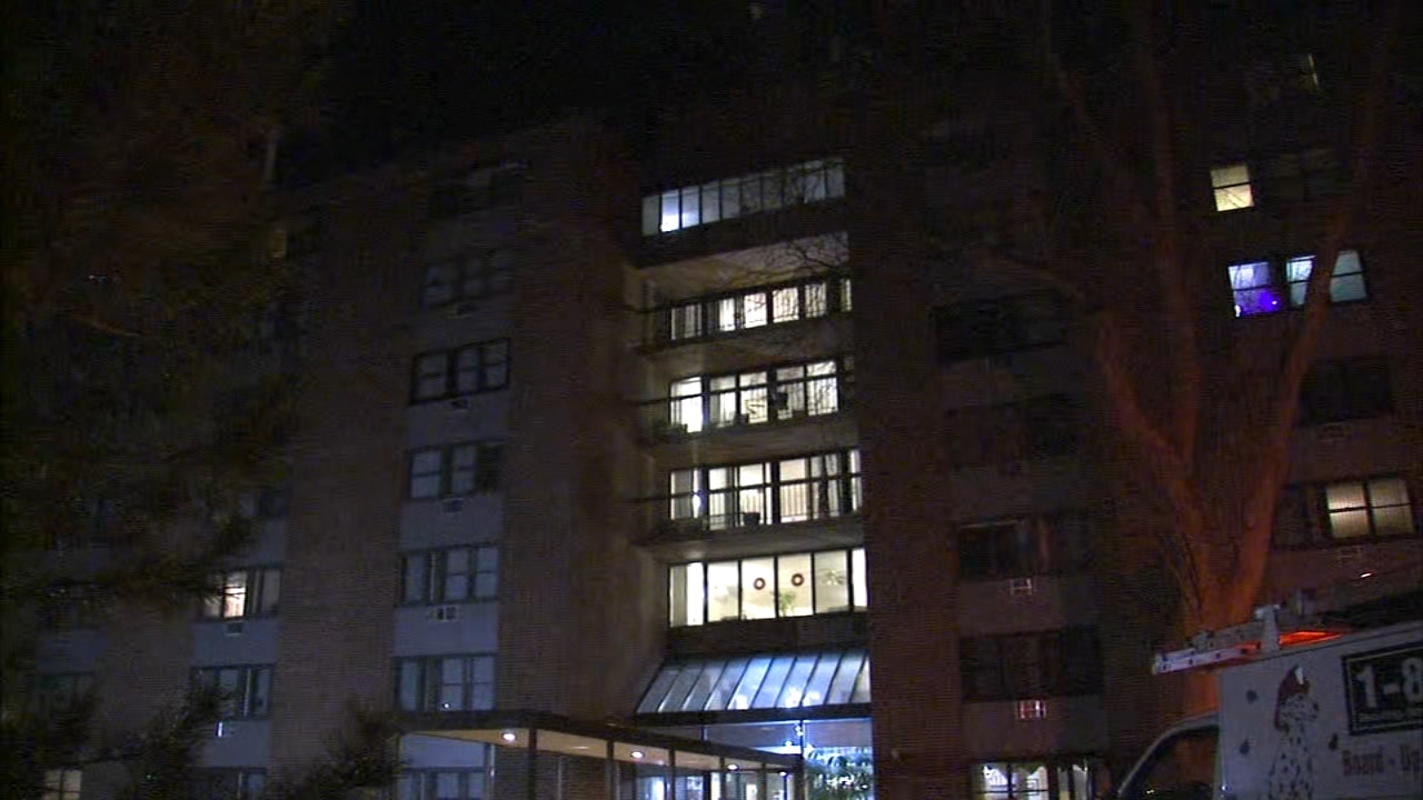 1 dead after Aurora apartment fire