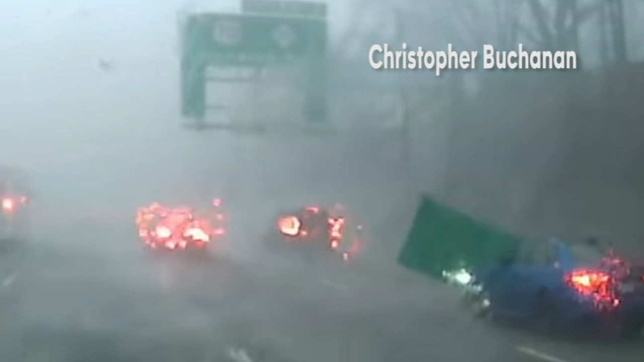 CAUGHT ON CAMERA: Raleigh I-440 sign falls on passing vehicle