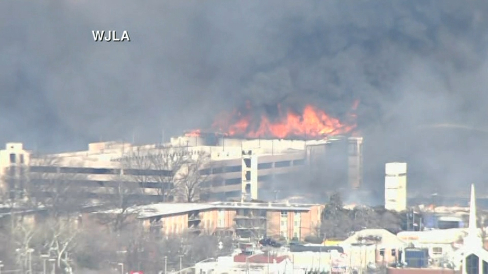 Alexandria Fire Large Fire Rips Through Construction Site In Alexandria Va Near Washington D C Abc11 Raleigh Durham