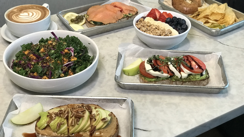 Locals trek from all over North Shore to eat, drink at Hometown Coffee and Juice in Glencoe