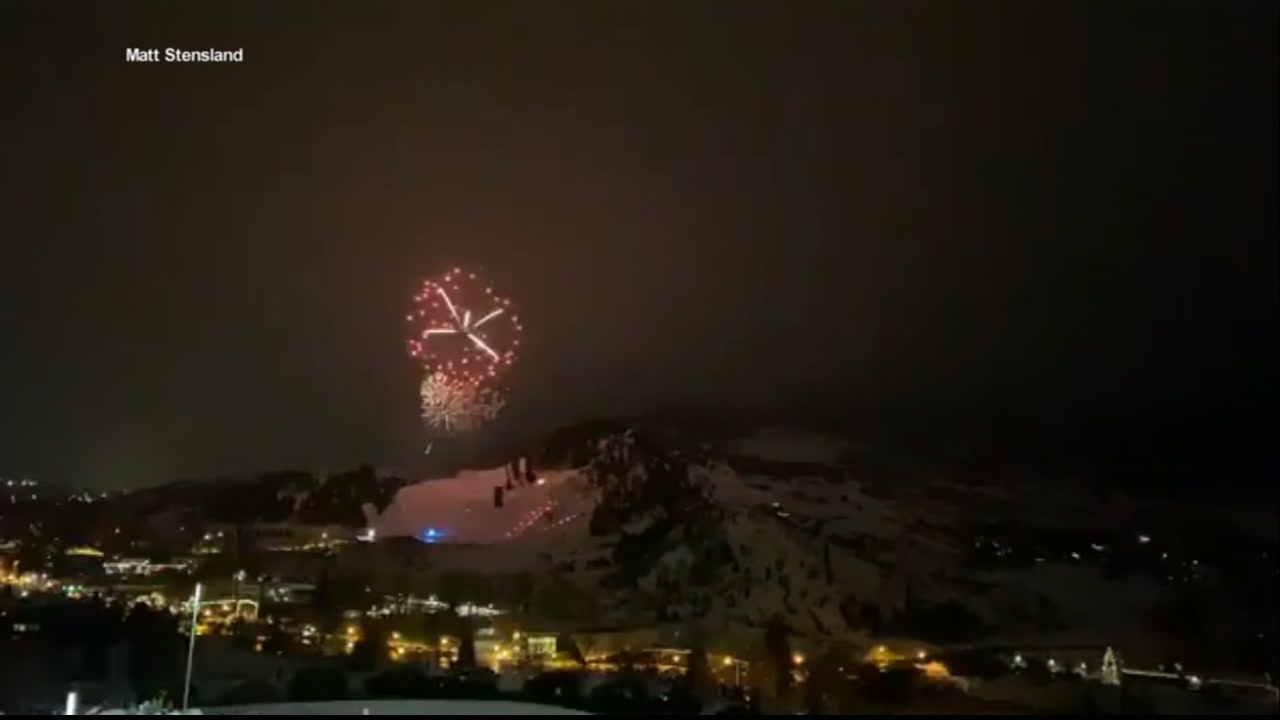World's largest aerial fireworks light up the sky in Colorado ski town