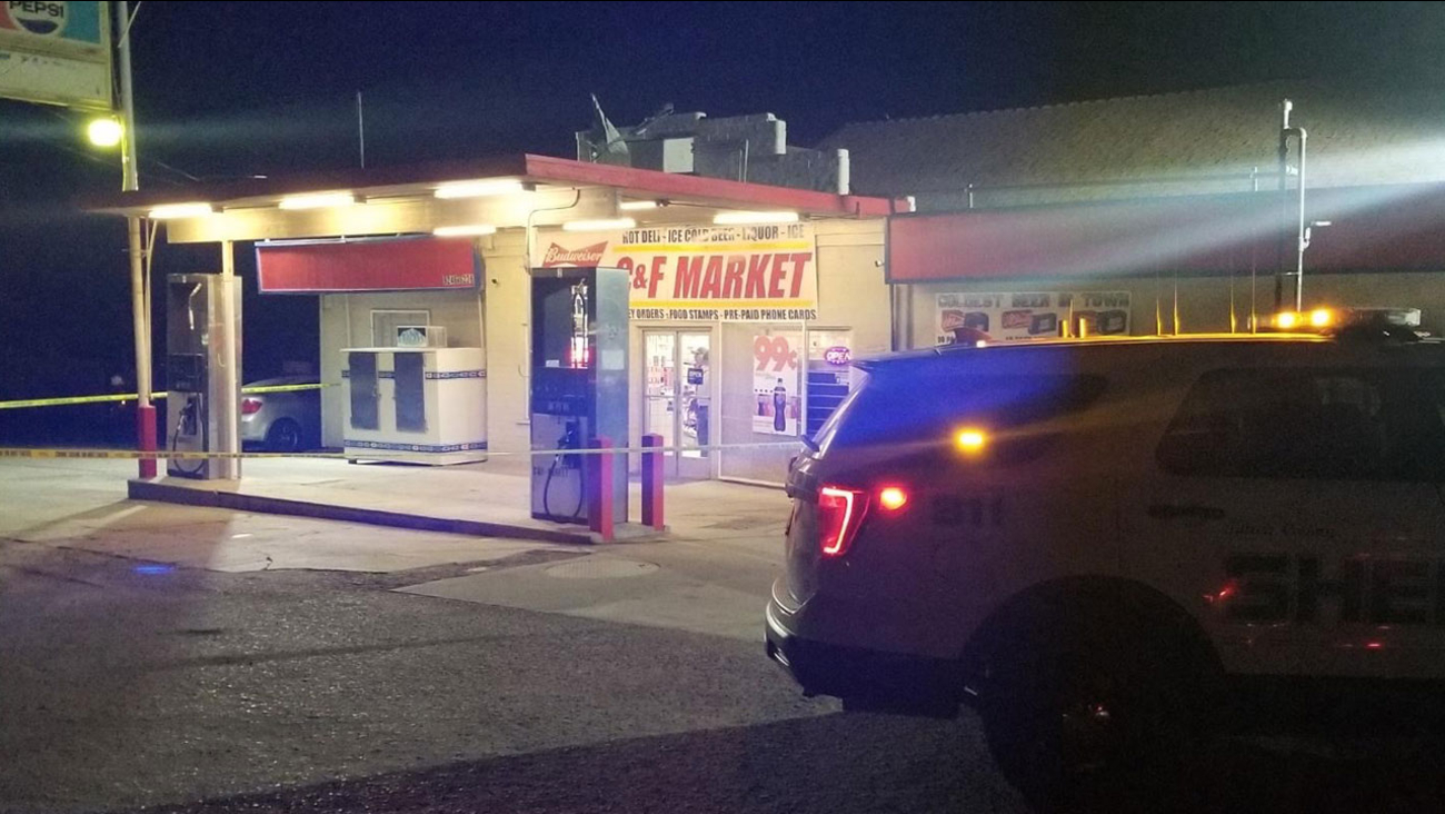 Robbers pistolwhip clerk at Terra Bella market, steal cash ABC30 Fresno