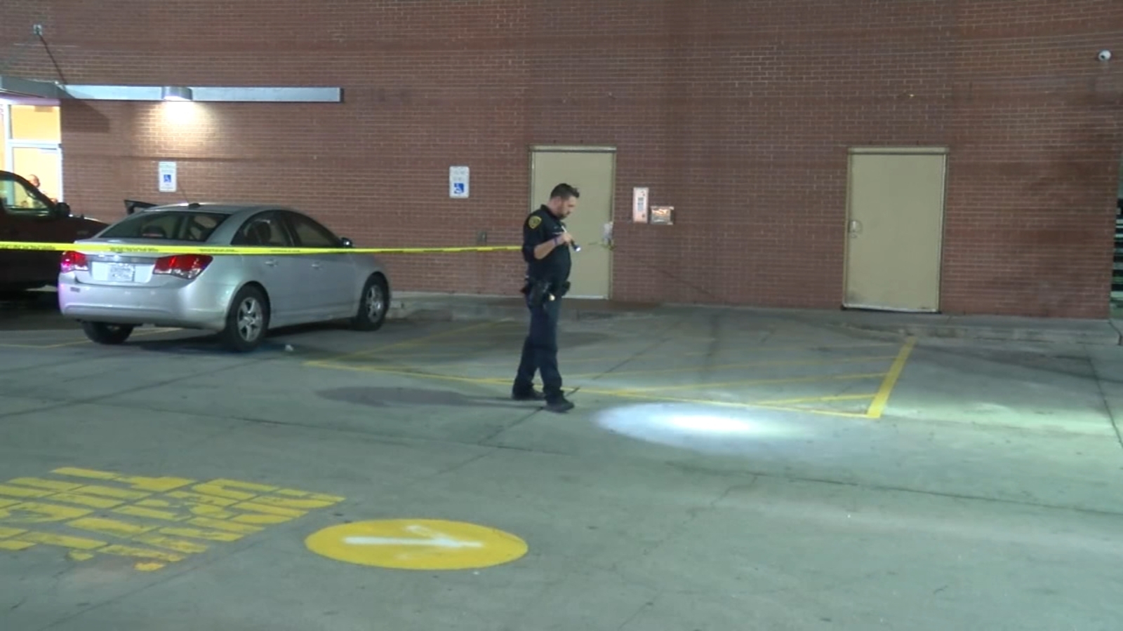 1 man dead in drive-by shooting at north Houston McDonald's - ABC13 Houston