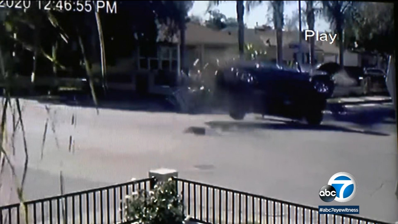 LAPD chase ends in violent North Hollywood crash 