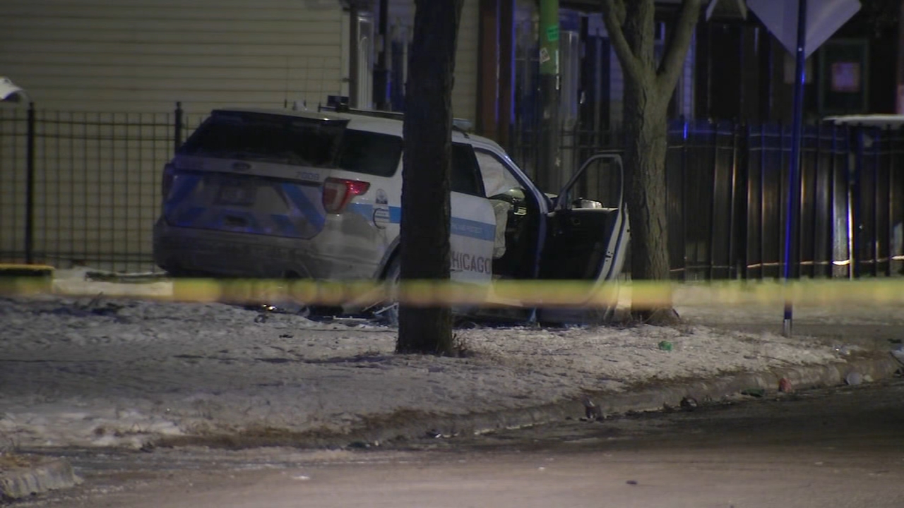 6 Chicago officers injured in East Garfield Park crash, police say