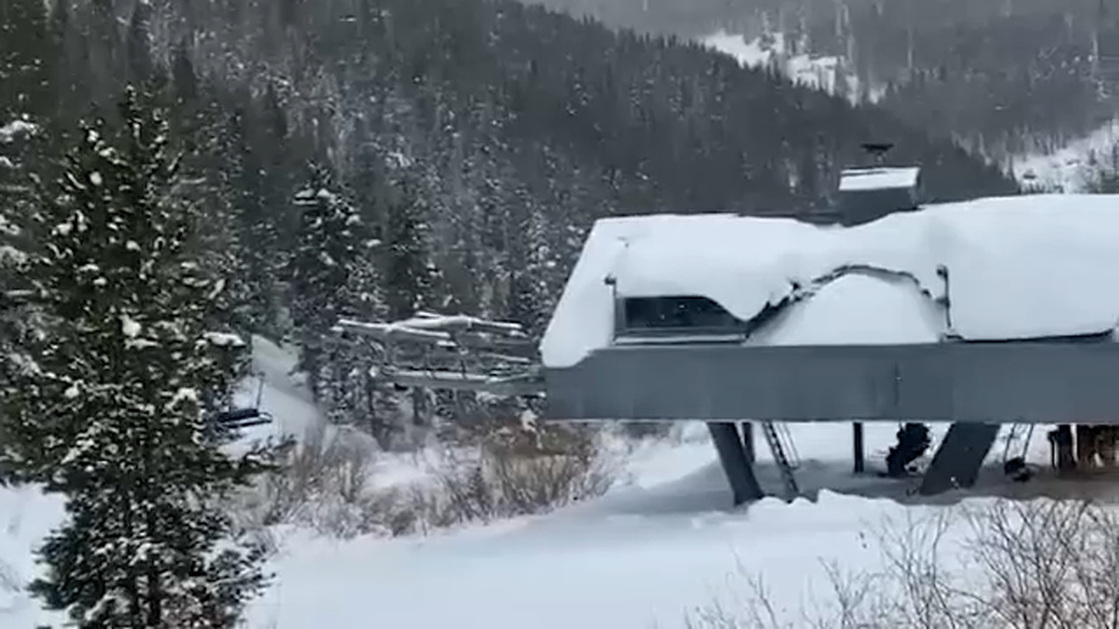 Skier from Short Hills suffocates after getting caught in chairlift in