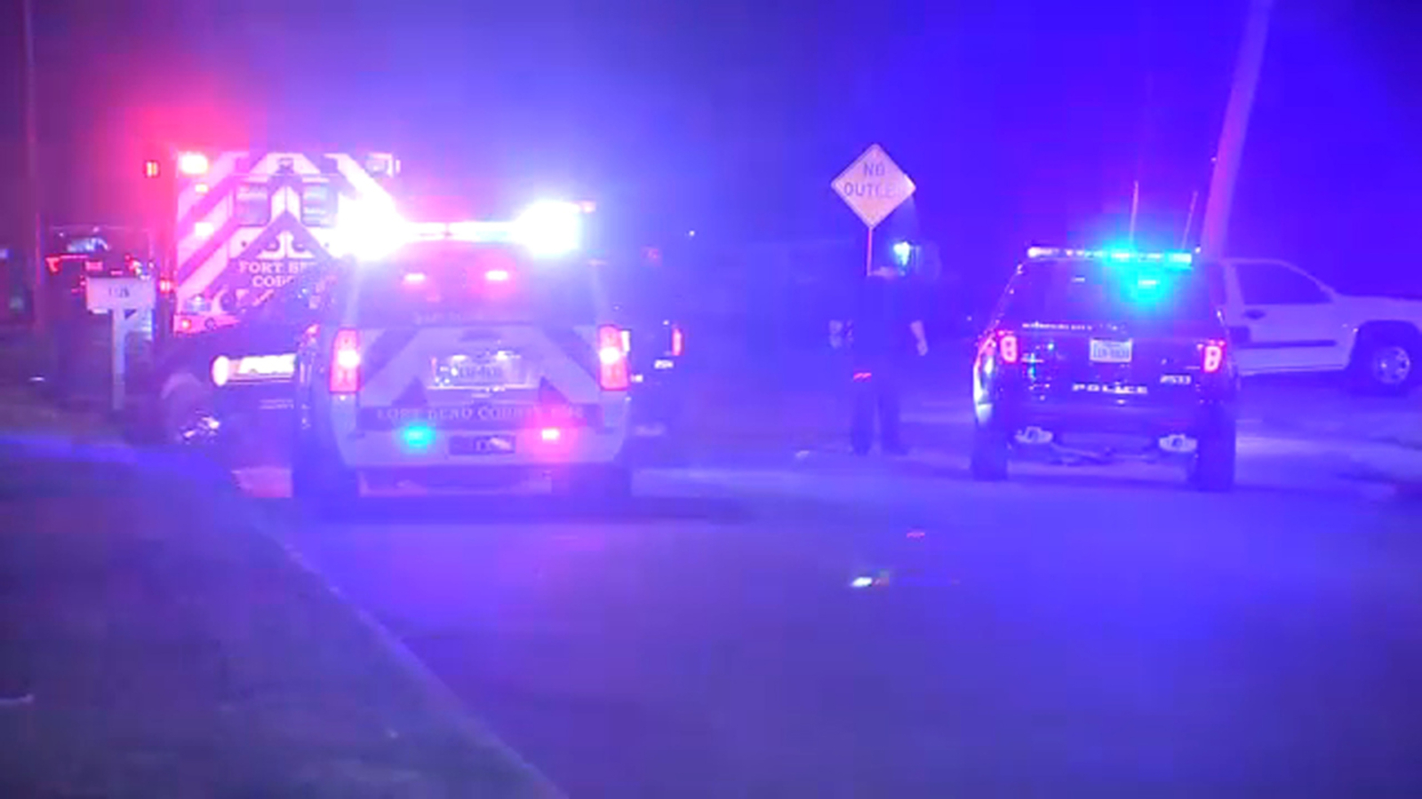 Suspect shot by officer after 2 found dead in Missouri City home ...