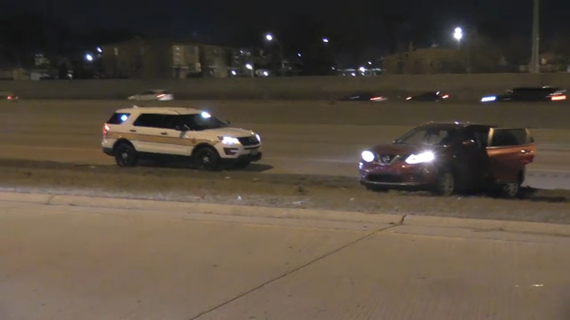 2 People Shot While Driving On Dan Ryan Expressway In Chatham On South Side Isp Says Abc7 Chicago