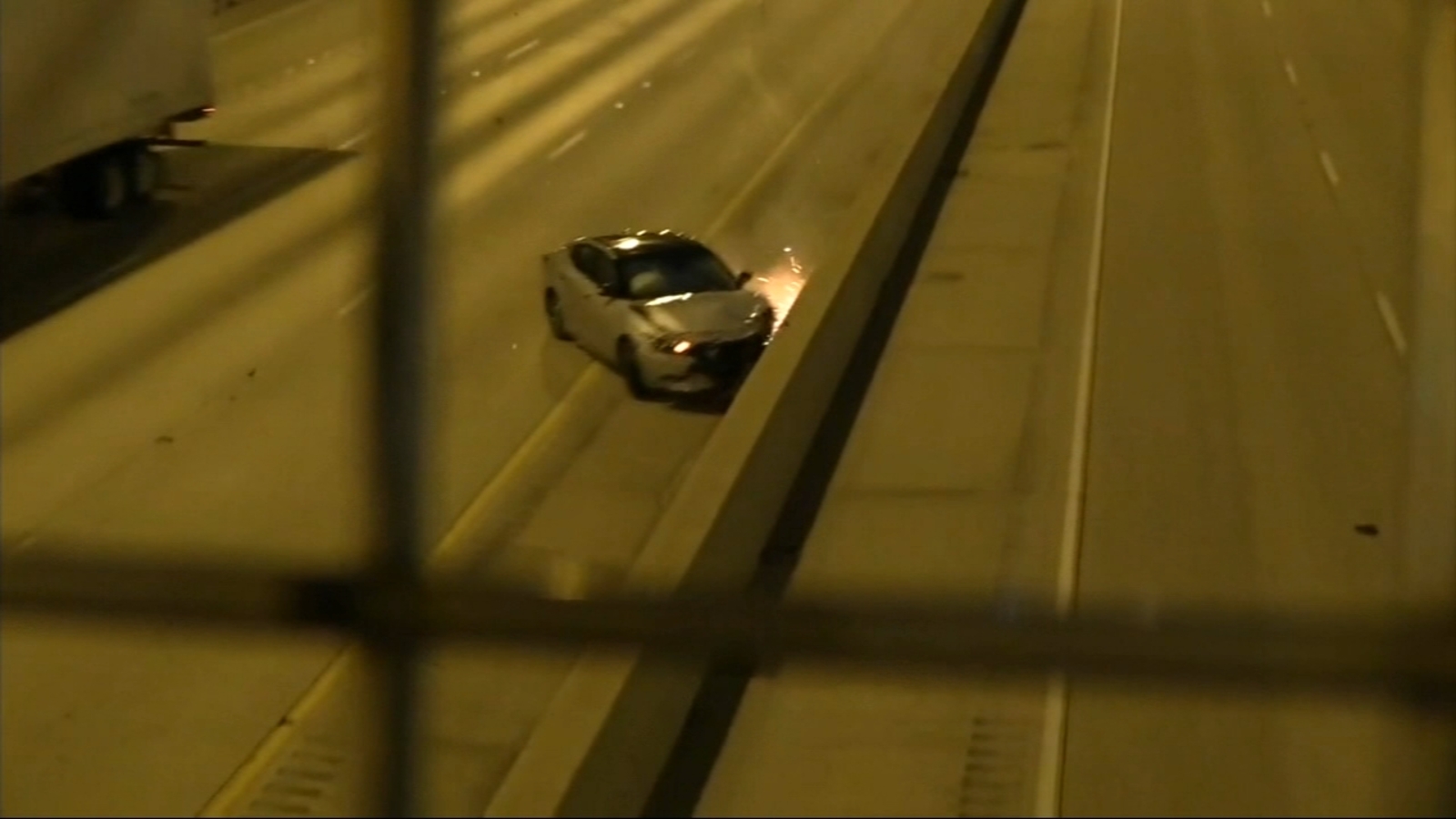 2 arrested after Dan Ryan police chase, crash in car taken last week
