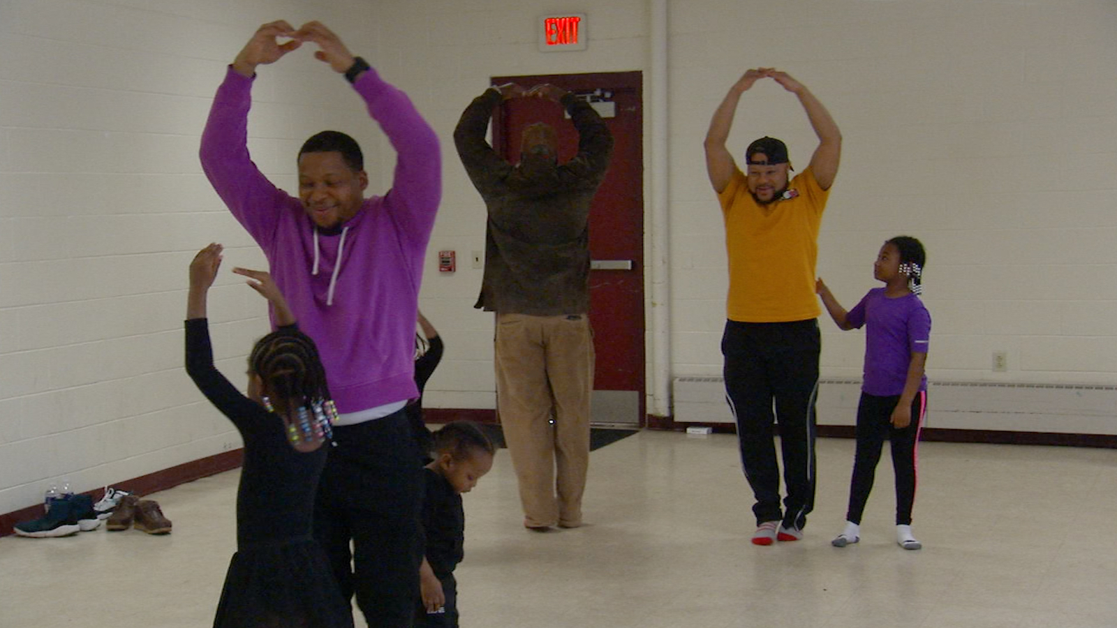 E Chappe Dance Arts Puts Dads And Daughters In A Ballet Class That Is Peak Girldad Abc7 Chicago