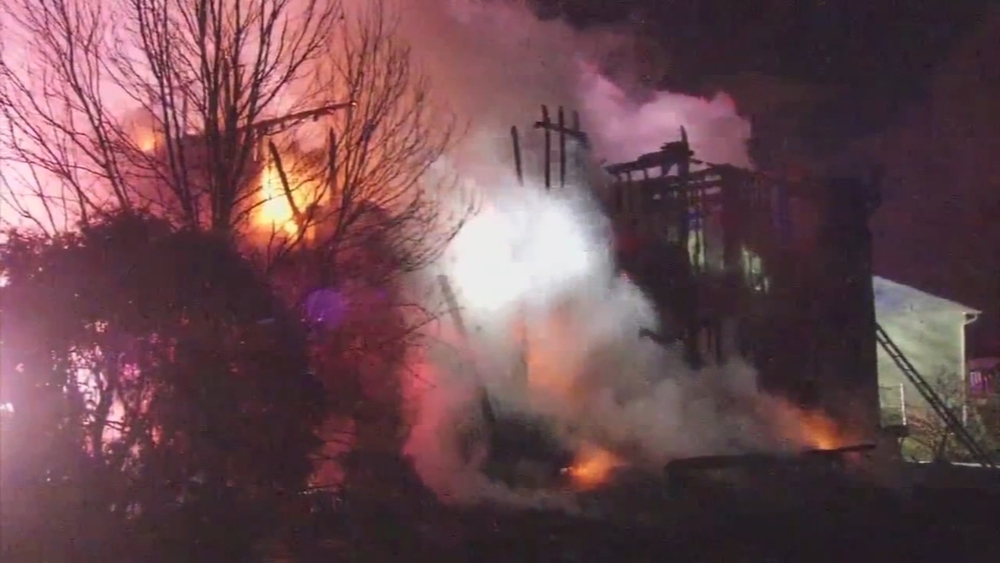 Neighbor jumps into action in Delaware fire that injured 7