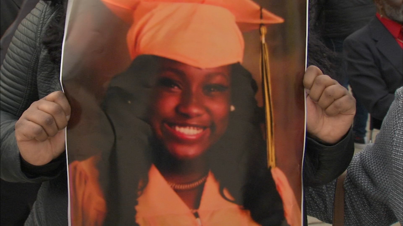 $12K reward offered for arrest of gunmen who fatally shot Malcolm X College nursing student in Avalon Park food mart