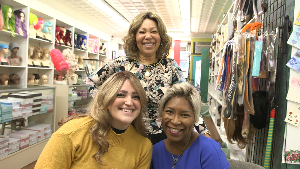 This shop offers free wigs for cancer patients 