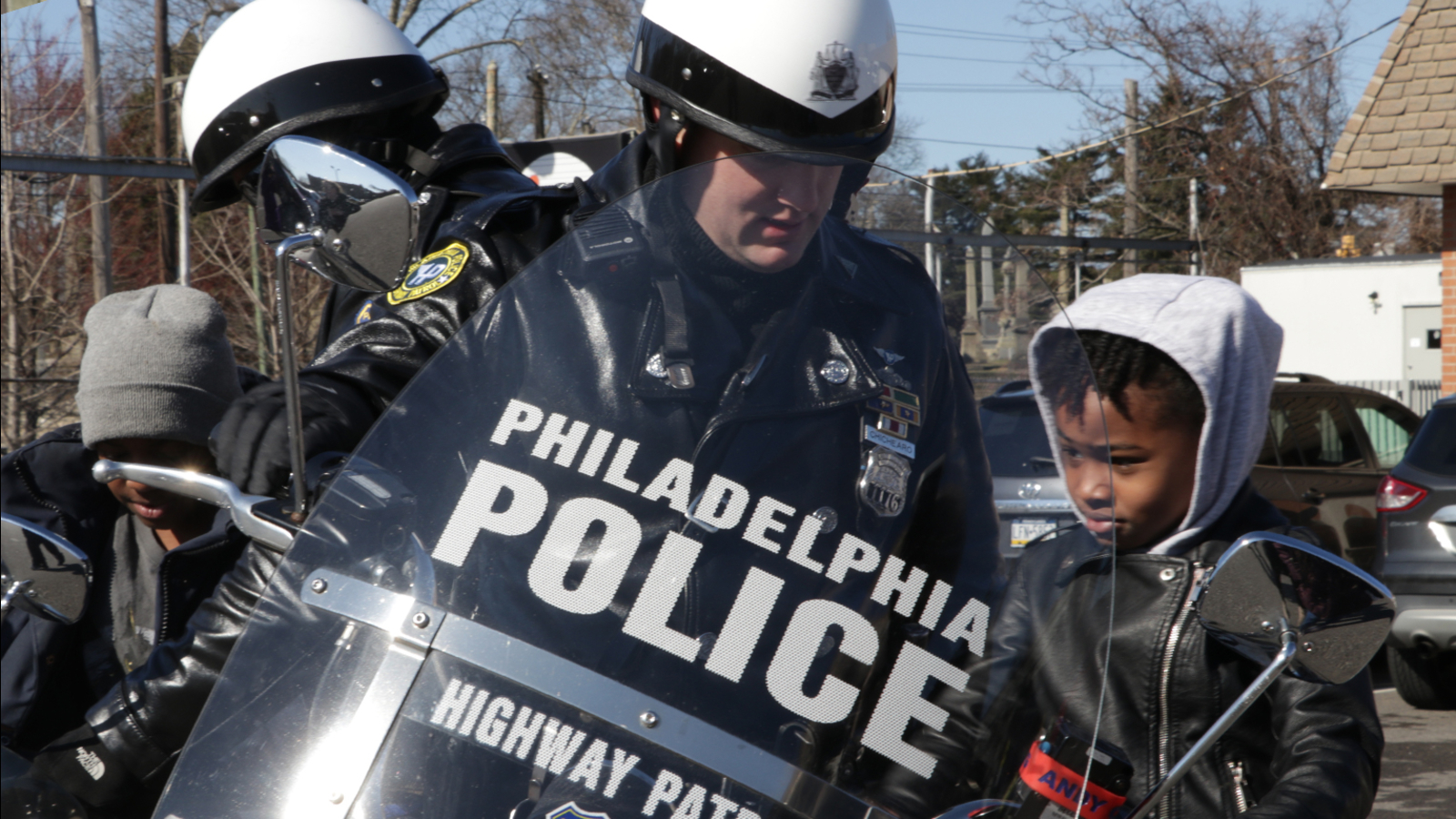 Philadelphia children bond with police officers at annual C.H.E.E.R.S ...