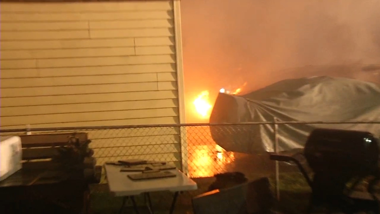 Firefighters battle deadly blaze in Wilmington Manor