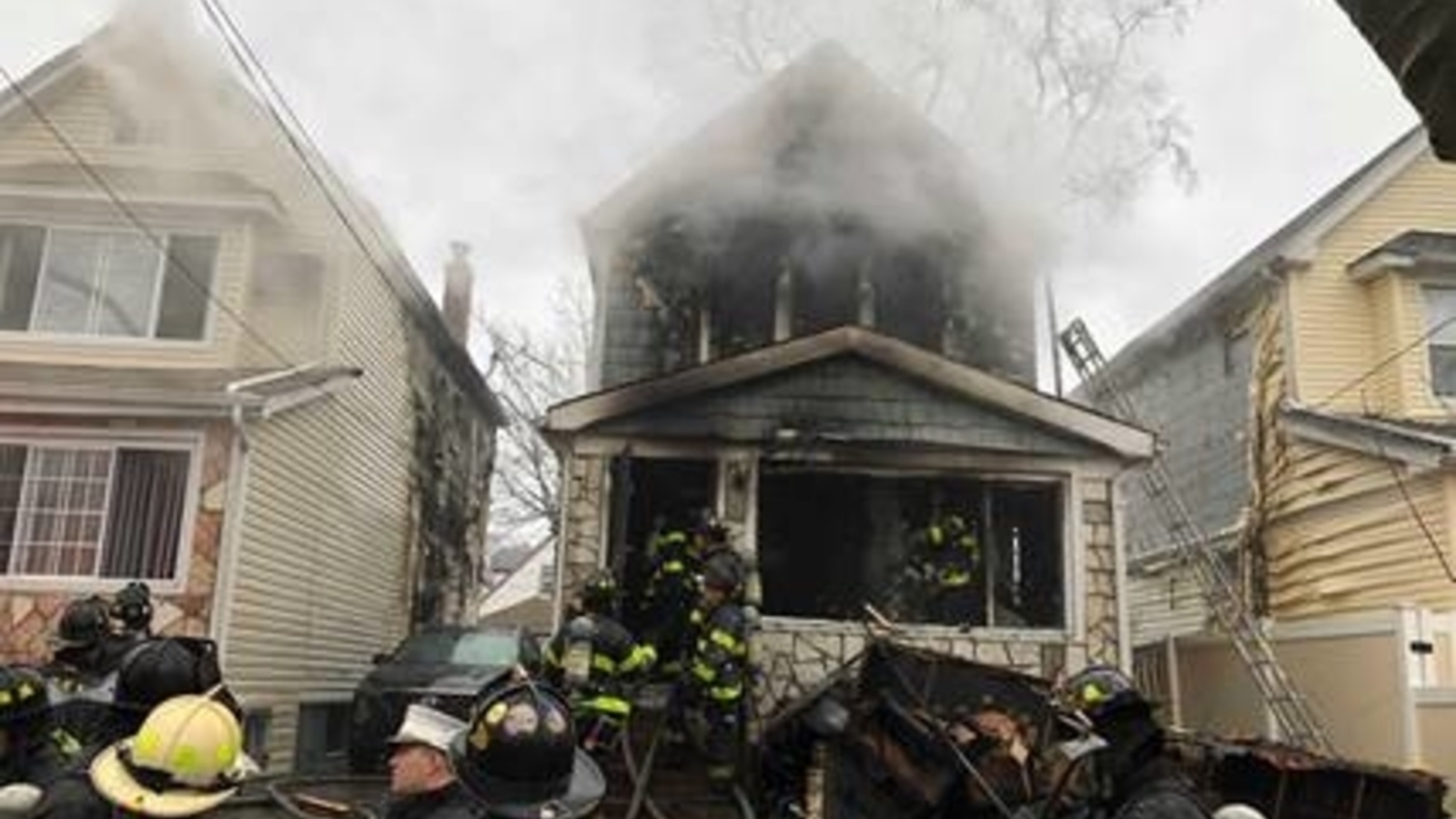 Firefighters discover 1 dead in Queens Village fire - ABC7 New York