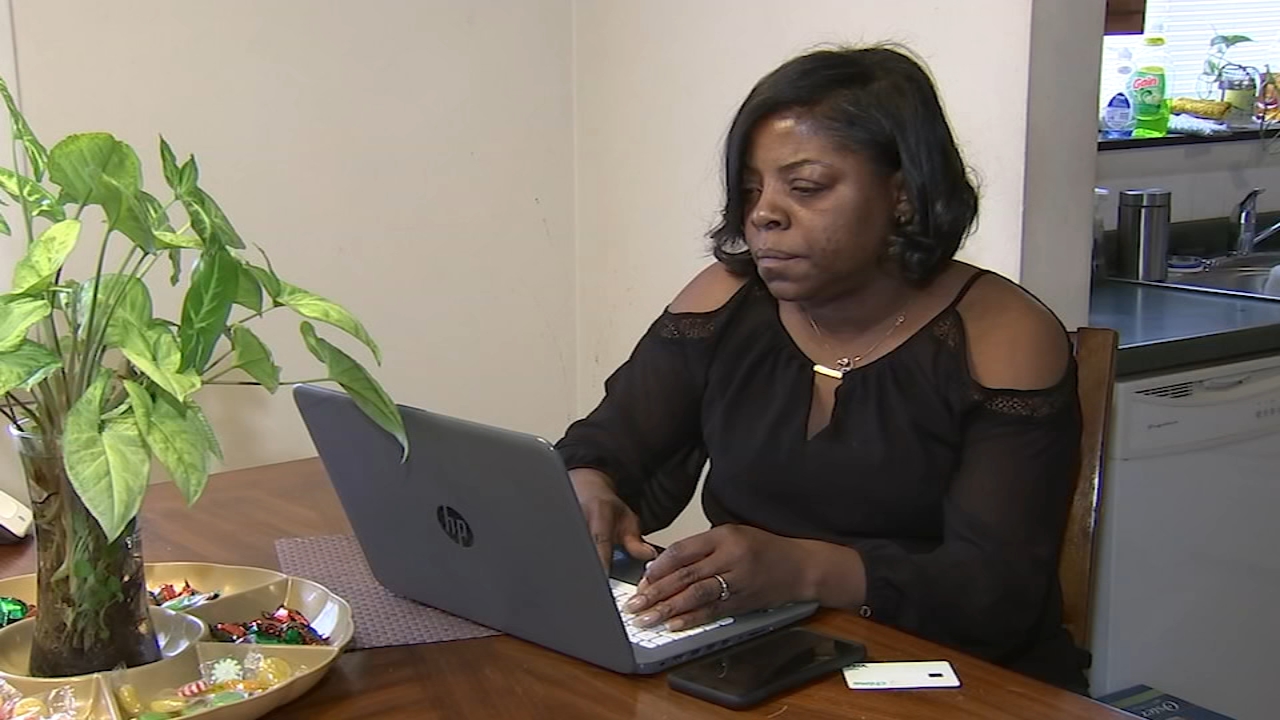 Oak Park woman says $1K was missing from account and bank wouldn't help