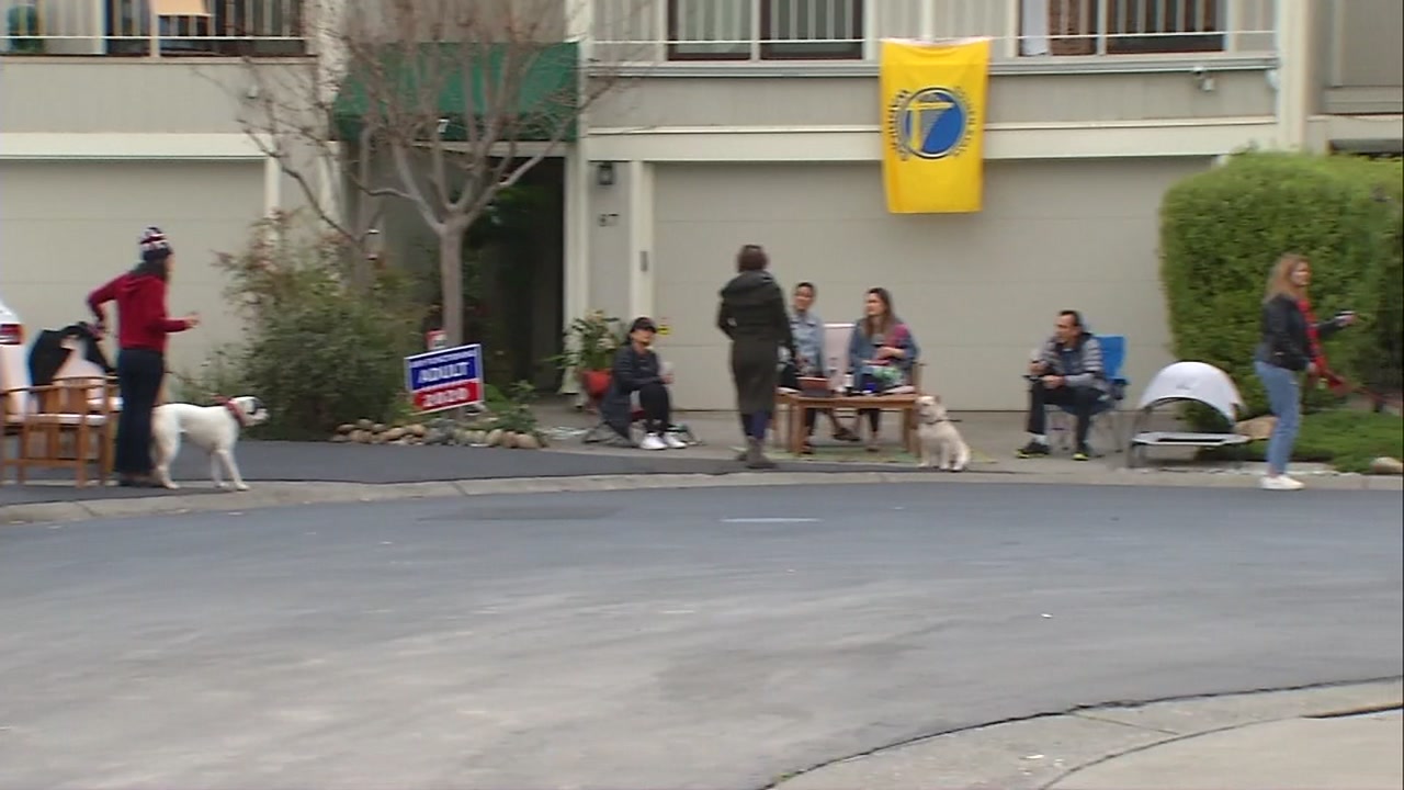 Coronavirus: Oakland neighborhood throws 'social distance' block party