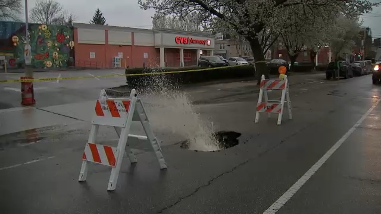 Water main break cuts service to apartments, business in West ...