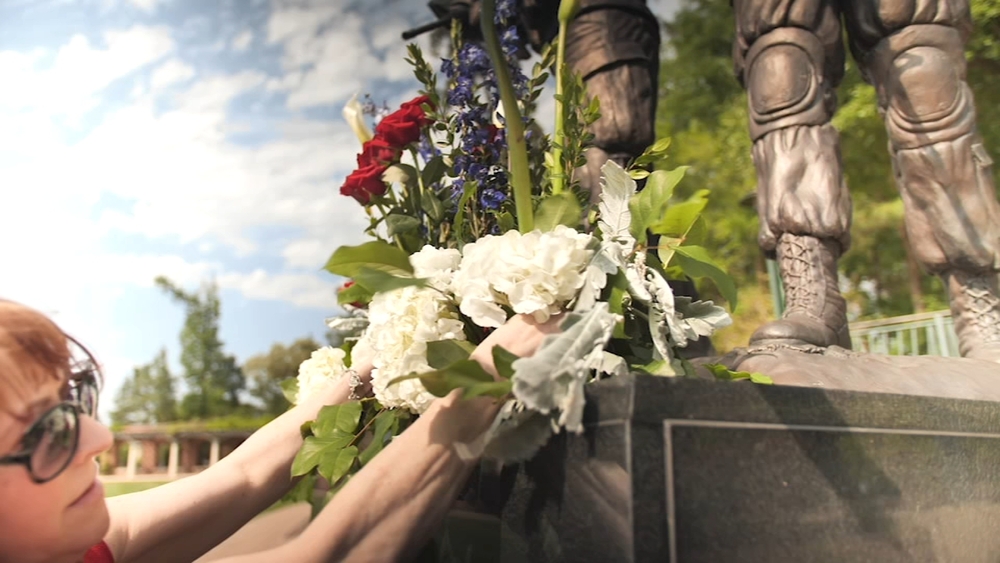 Spreading joy & flowers in Woodlands amid COVID-19 outbreak