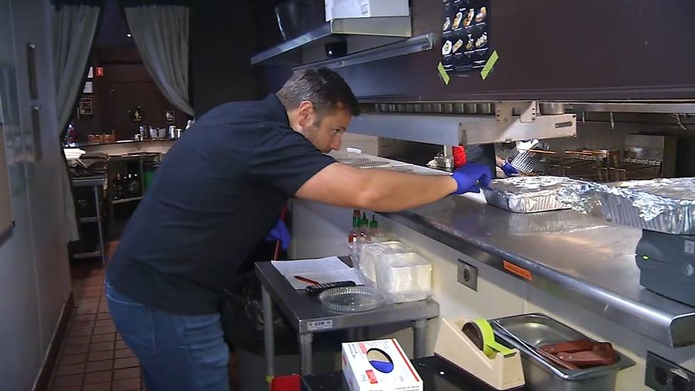 This restaurant offers 'no touch, no contact' takeout
