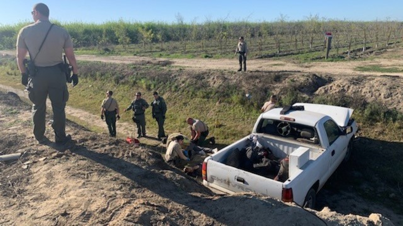 Police chase ends in Sanger after suspects drive into ditch ABC30 Fresno