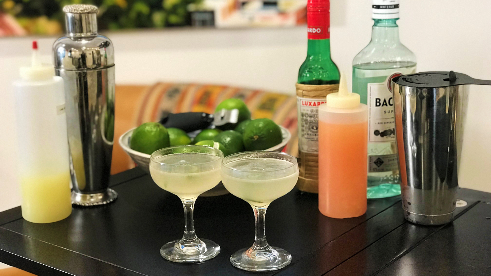 a mixologist in your own home with these cocktail recipes ABC7