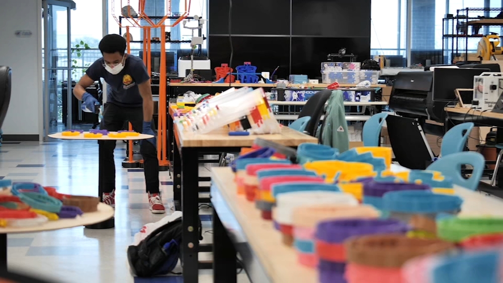 Inside the Innovation Lab making masks with 3D printing
