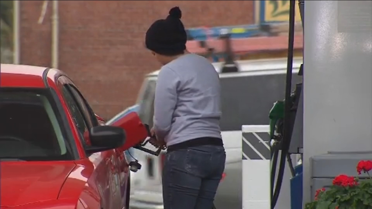 Gas prices drop to $1.76 a gallon in North Carolina
