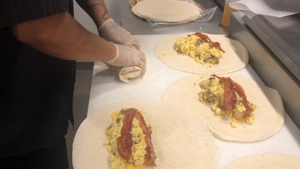 Evanston restaurant feeds homeless during COVID-19 outbreak