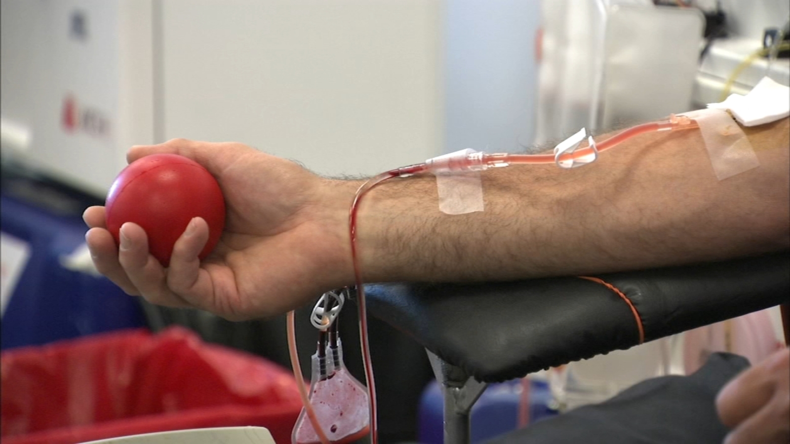 Chicago coronavirus survivor ready to donate antibodyrich plasma for