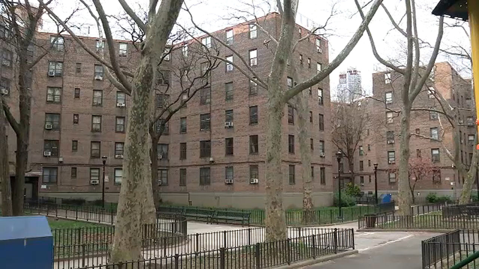 Coronavirus Nyc Stay At Home Order Packs Nycha Families Into Tiny Apartments Abc7 New York