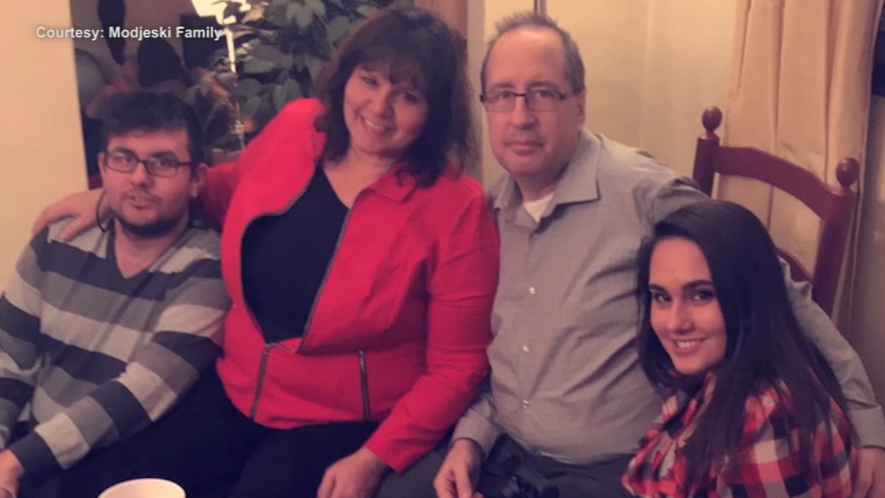 Coronavirus deaths: Chicago family mourns in isolation over loss of 911 operator to COVID-19
