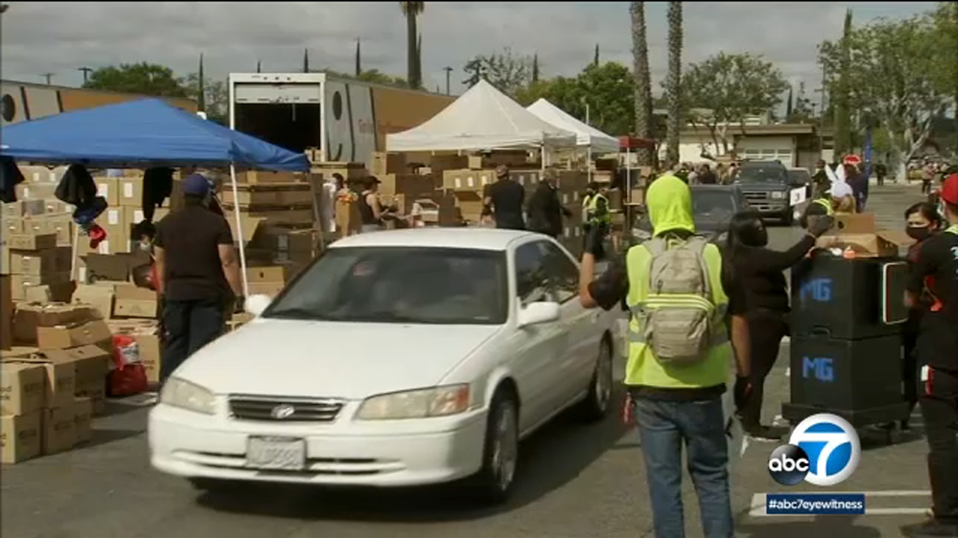 Coronavirus: Thousands show up for food giveaways in SoCal